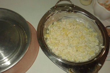 خليط الأرز والتونة والمايونيز